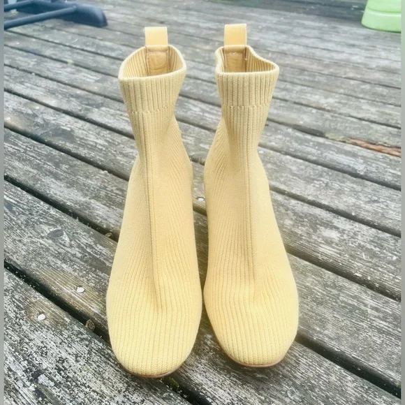 EVERLANE The Glove Yellow Boots - Picture 4 of 10